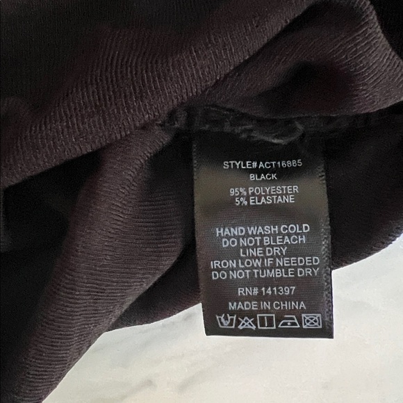 Astr Black Ruched Bodysuit - Picture 6 of 6